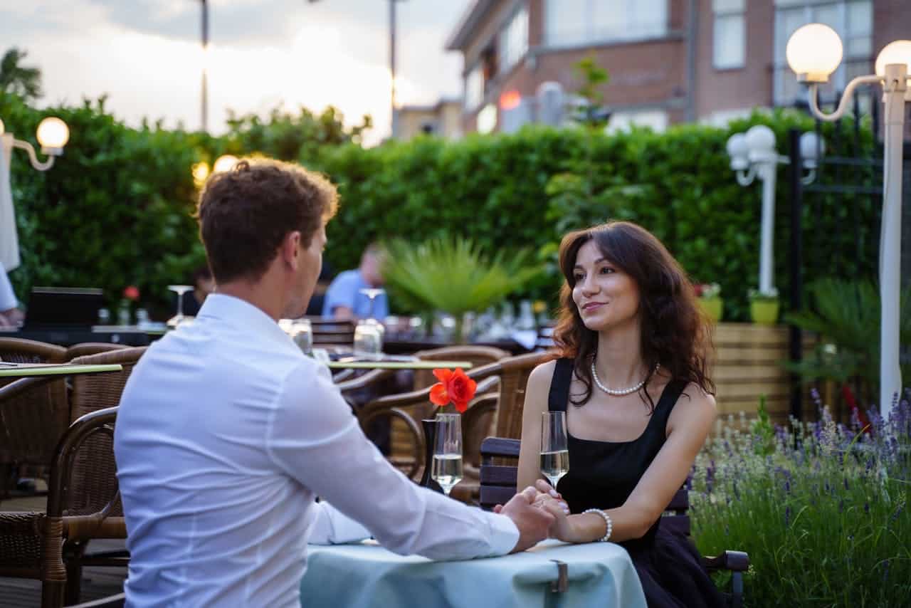 Red Flags on a First Date That You Should Never Ignore